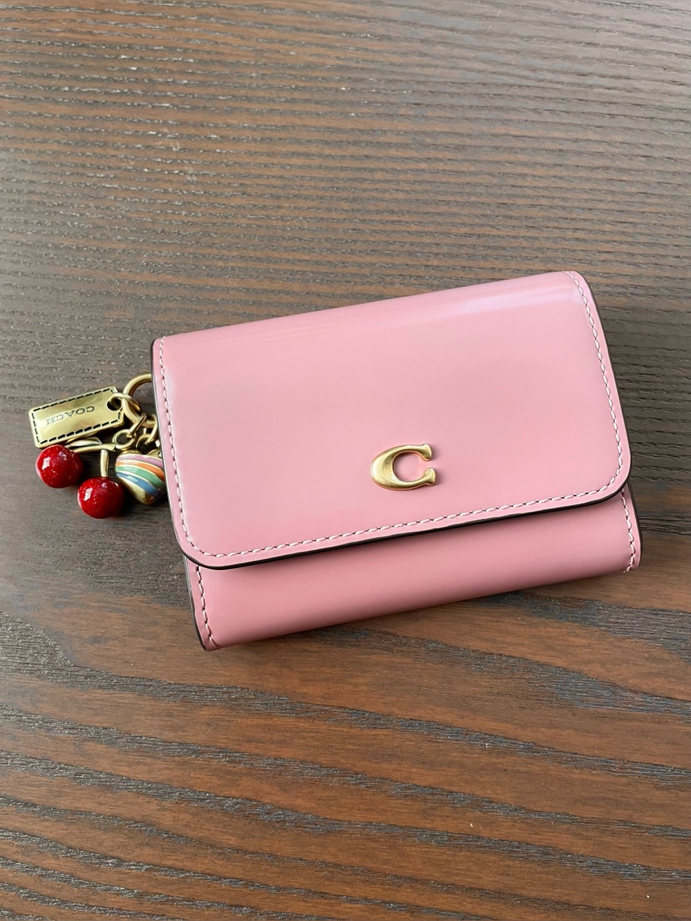 Coach Essential Flap Card Case with Charms in Peony Spazzolato Leather EUC CCY16